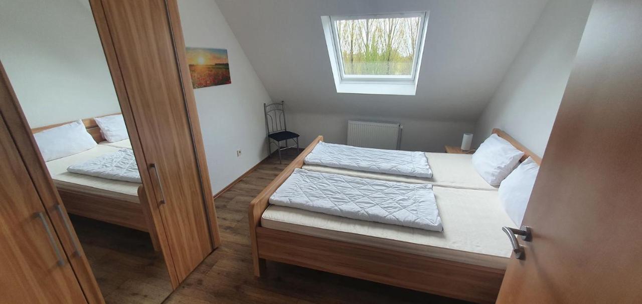 Ferienhaus Am Wellenpark Norddeich Экстерьер фото